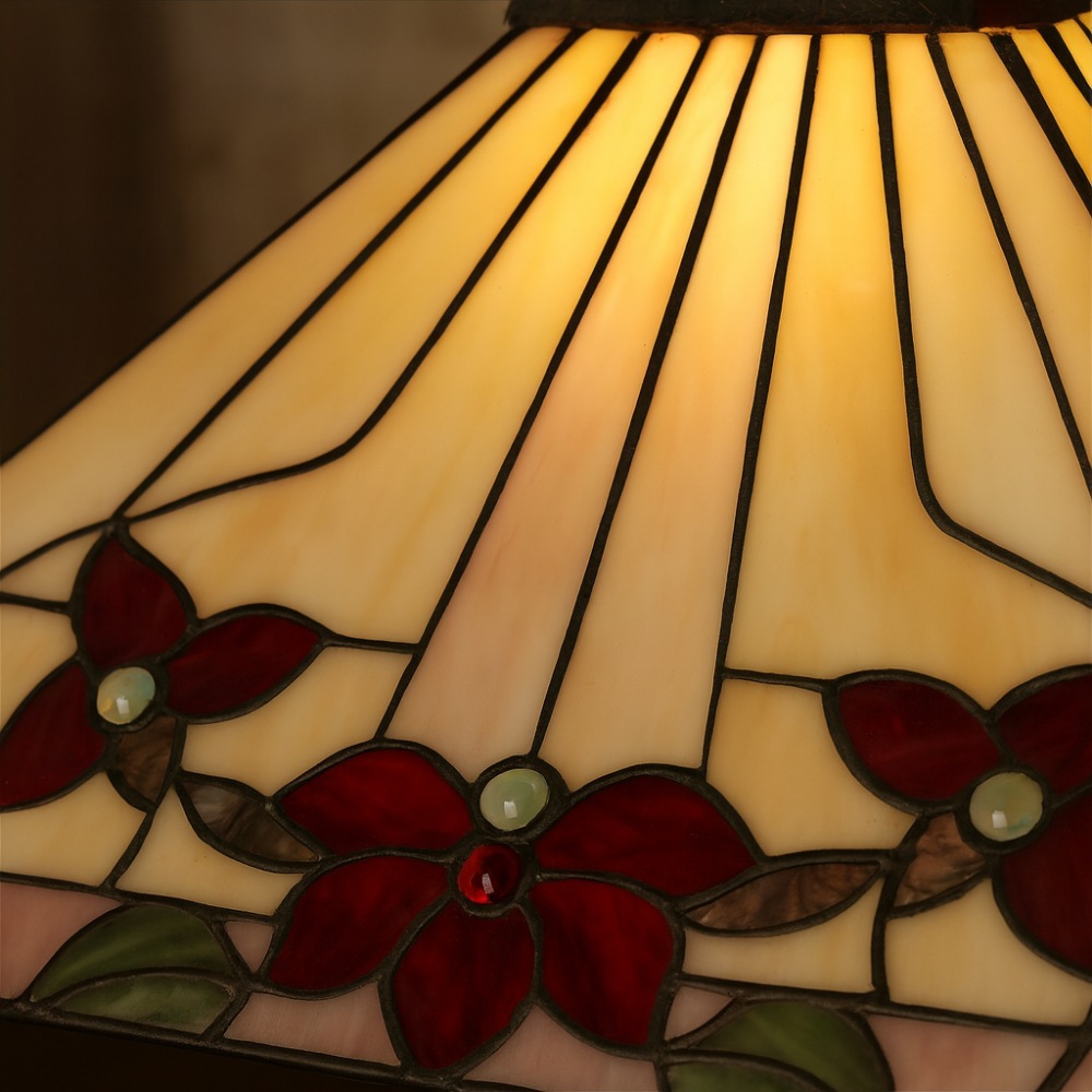 Detail van de warme glas-in-lood kap