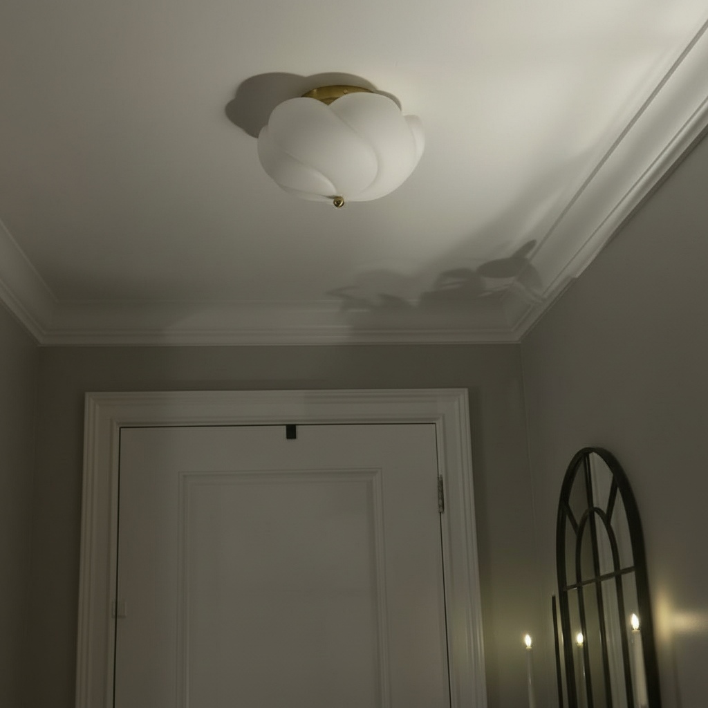 Klantfoto van de Modo plafondlamp in een hal