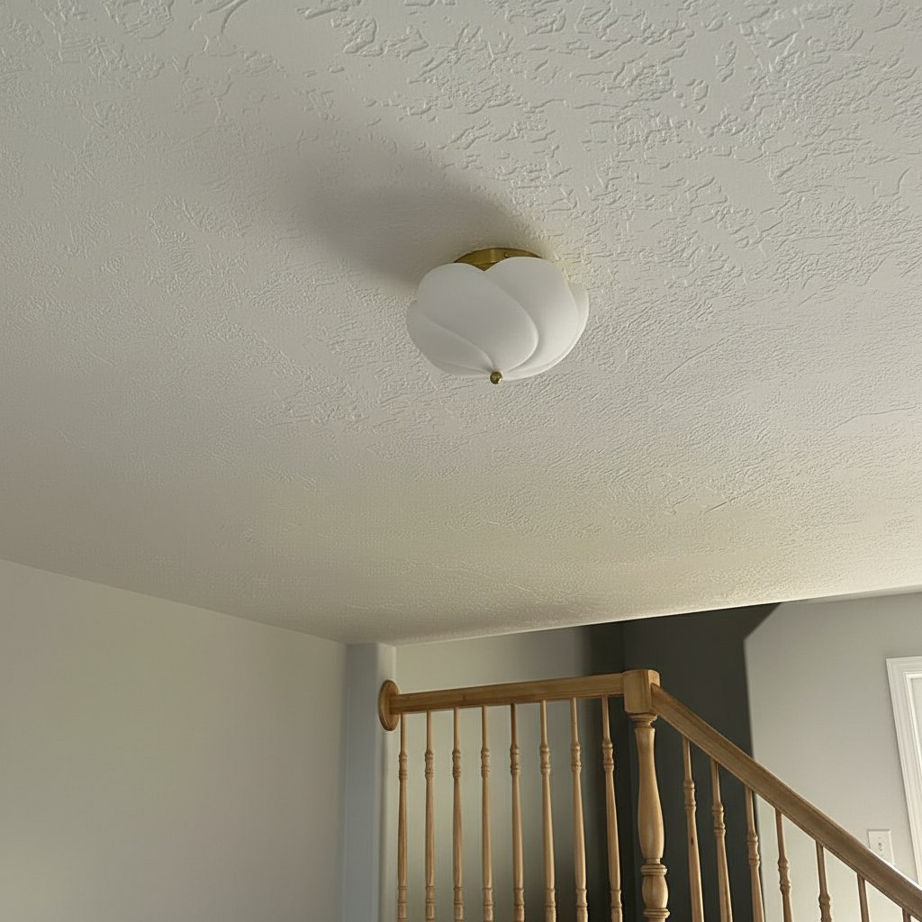 Klantfoto van de Modo lamp boven een trap
