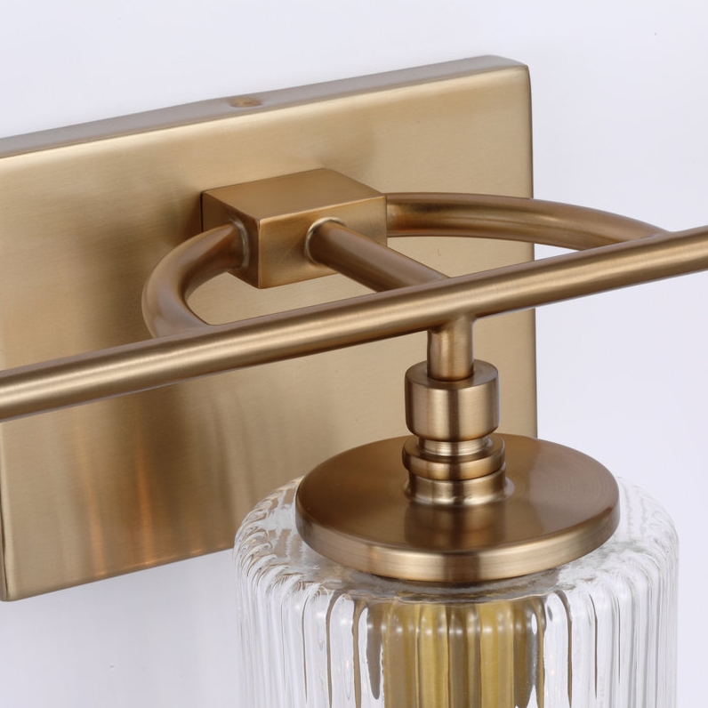 Detail van de metalen achterplaat en arm van Lirra