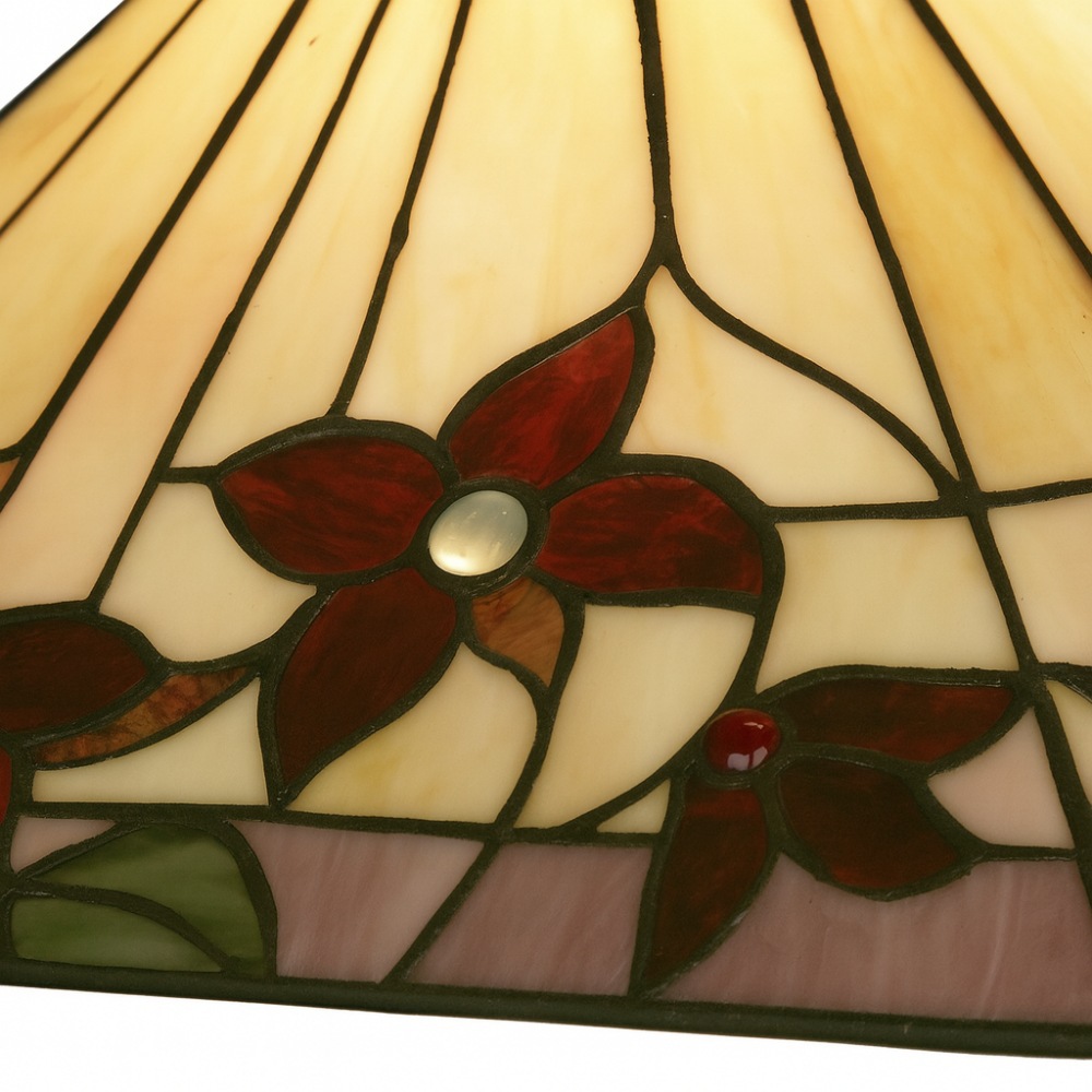 Bloemmotief in het glas-in-lood patroon