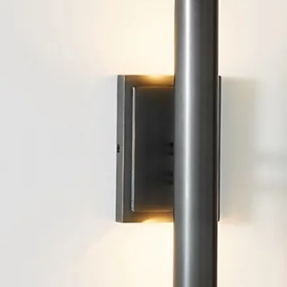 Wandlampdetail met warme verlichting