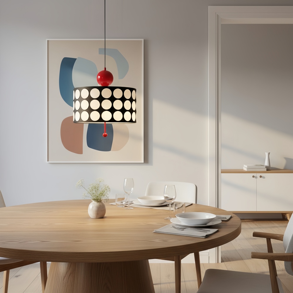 Dotrelia hanglamp boven een eettafel