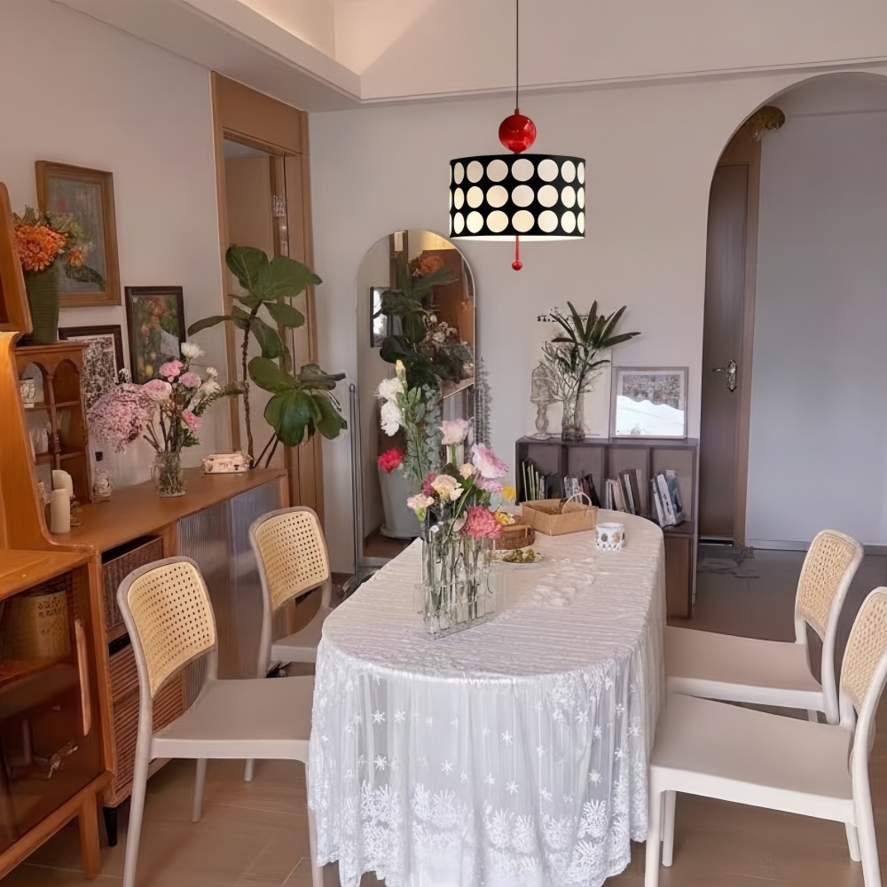Dotrelia hanglamp in een eetkamer van een klant