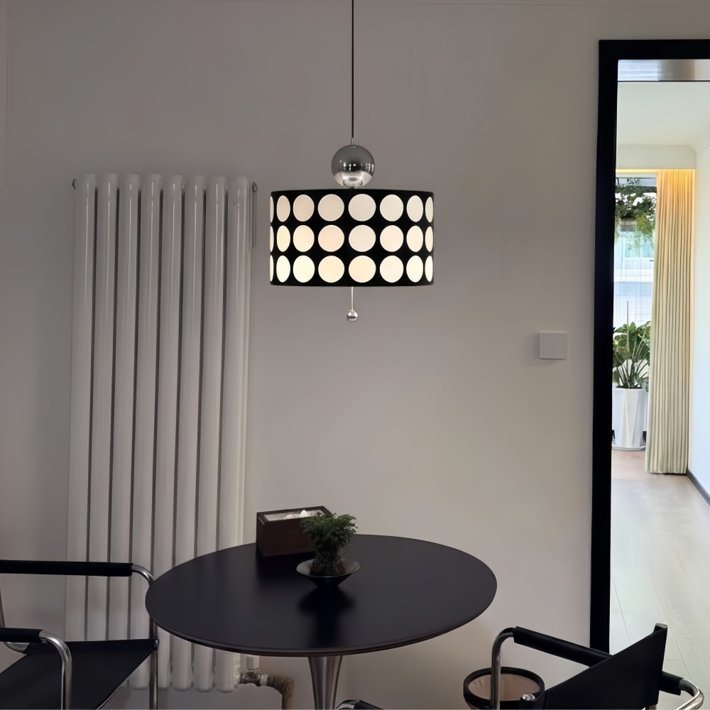 Dotrelia hanglamp in een moderne eetruimte
