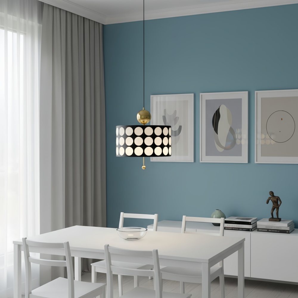 Dotrelia hanglamp in een eetkamer met blauwe wand