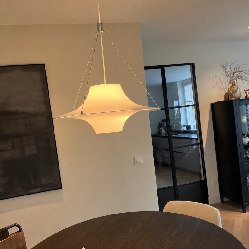 Klantfoto van de Saebery hanglamp in een eetruimte