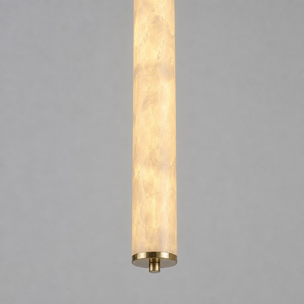 Verlichte cilindrische Capiz lampenkap met warme gloed