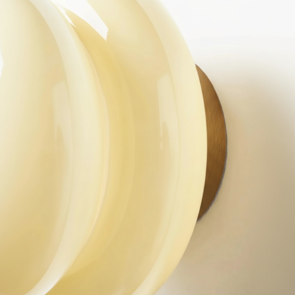 Gedetailleerde weergave van opaalglas wandlamp