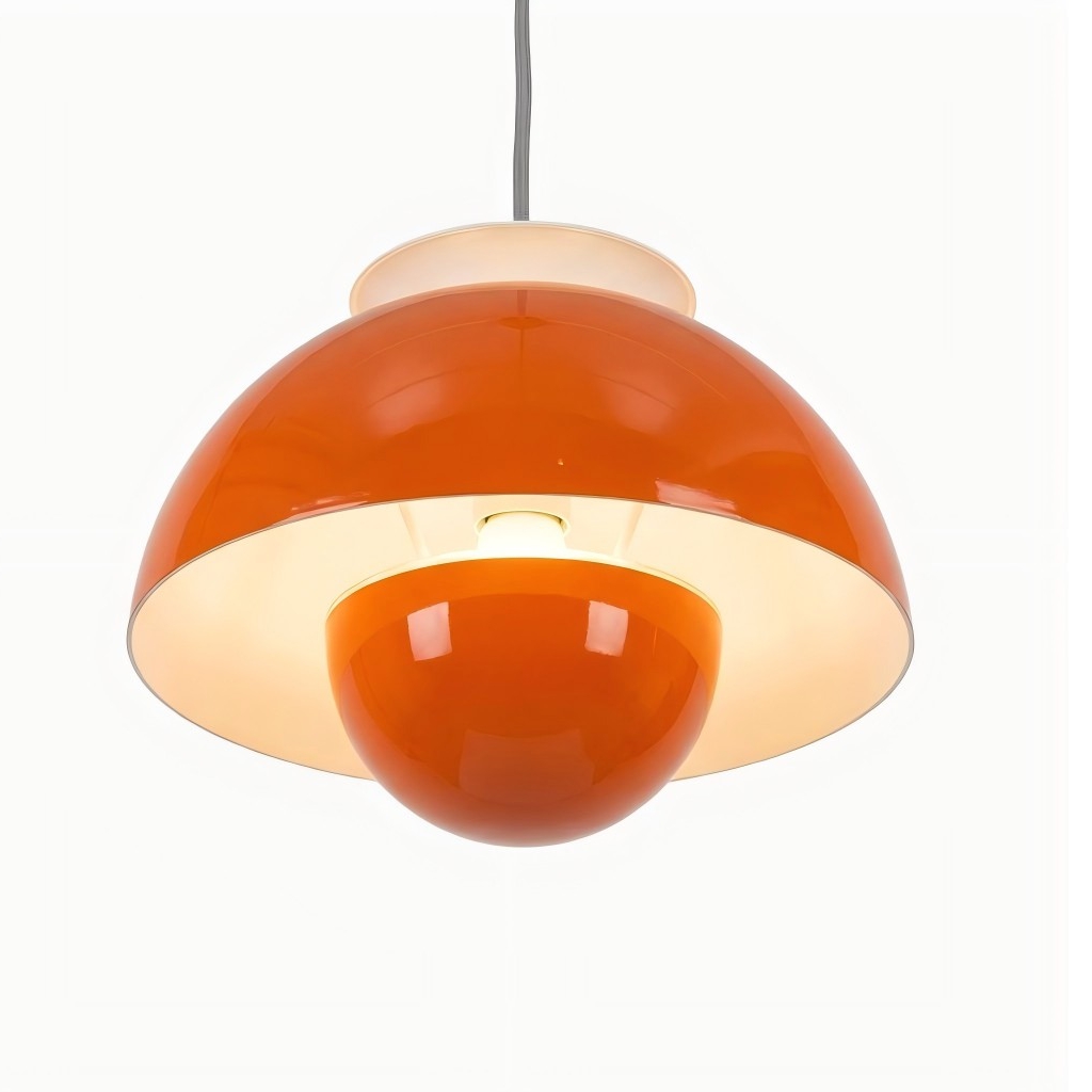 Vooraanzicht van de oranje metalen hanglamp