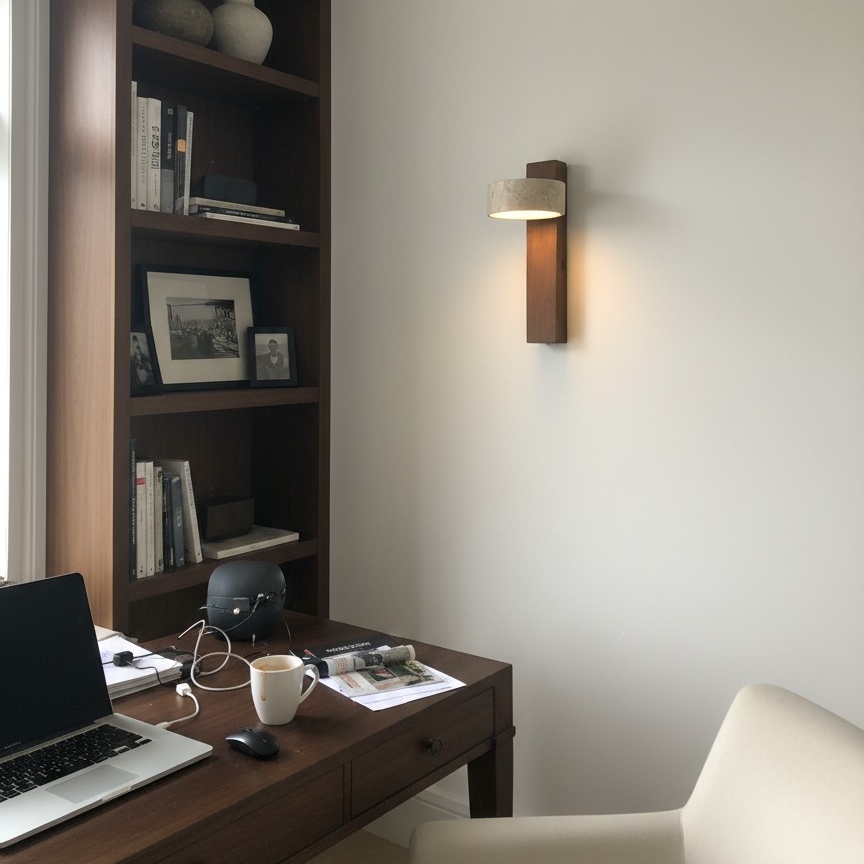 Fotorezension mit Wandlampe im Büro
