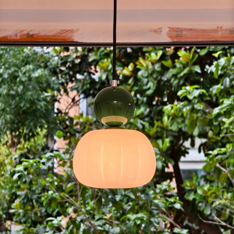 Fotorecensie van de Ornavigo hanglamp bij een raam