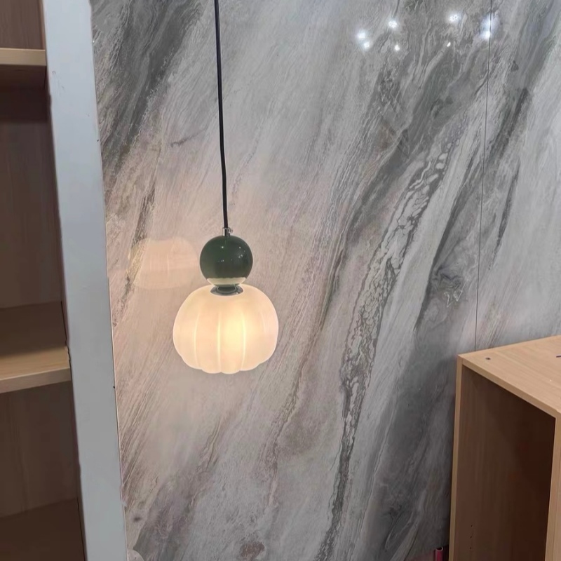 Fotorecensie van de Ornavigo hanglamp aan de wand