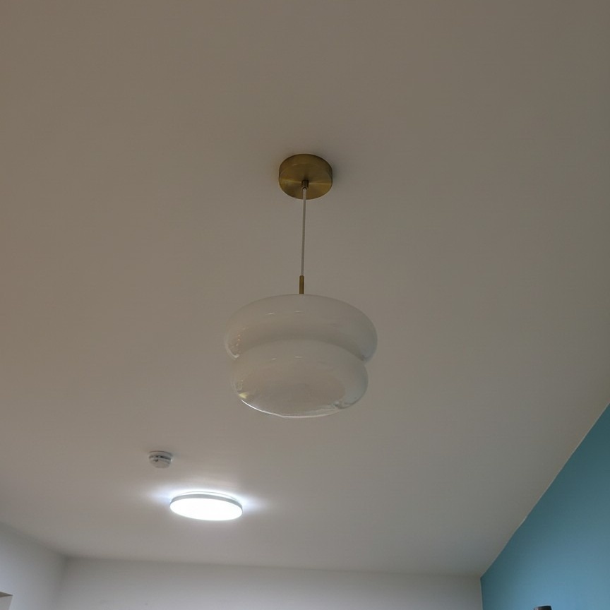 Fotorecensie van een witte hanglamp