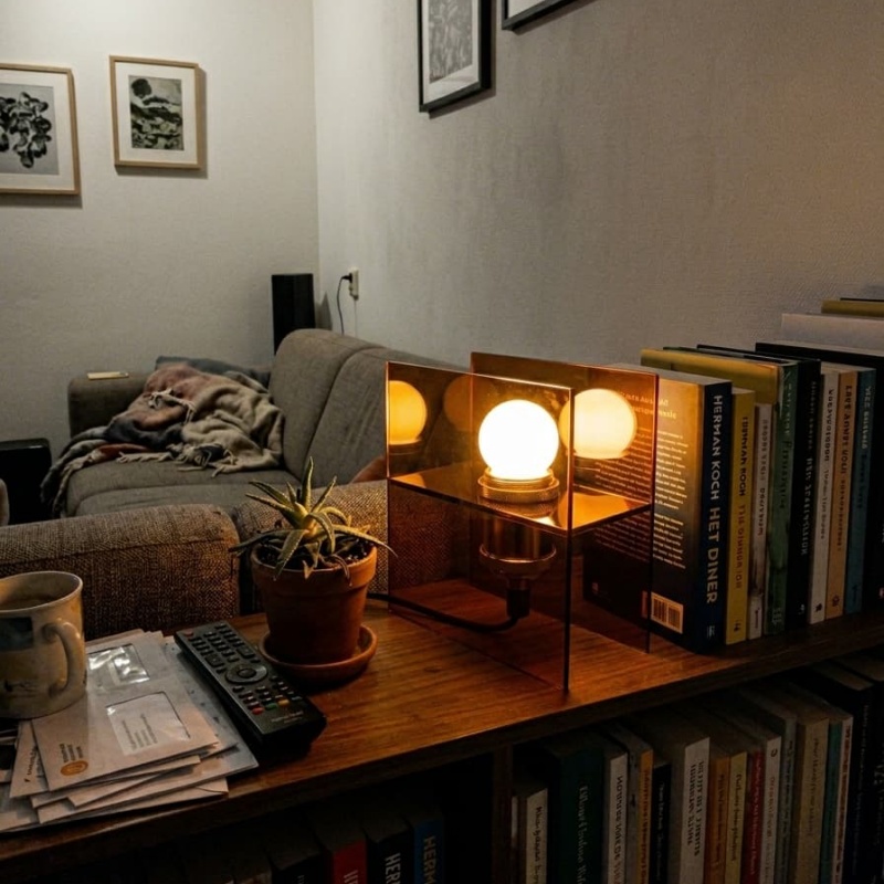 Fotorecensie van de Sunset Horizon tafellamp in een woonkamer