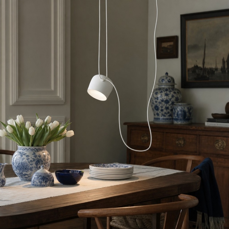 Hanglamp boven een eettafel