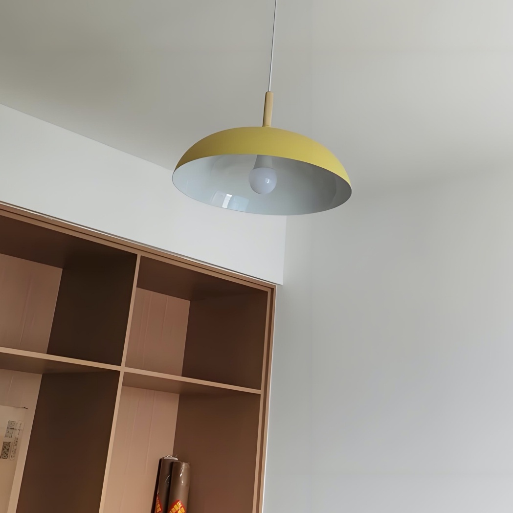 Fotorecensie gele hanglamp geïnstalleerd