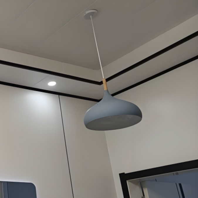 Fotorecensie grijsblauwe hanglamp aan plafond