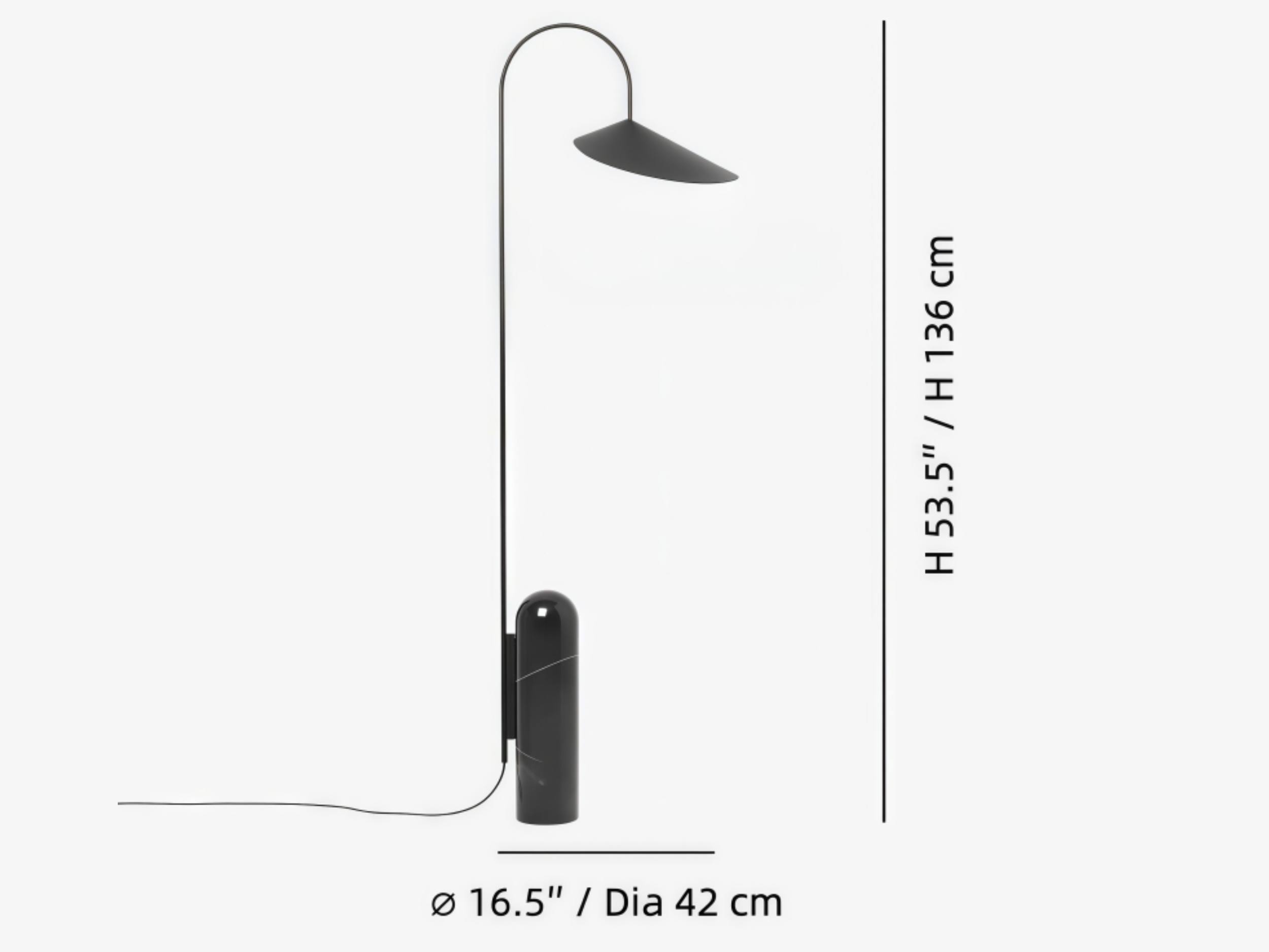 Afmetingen van de Nulavo verstelbare vloerlamp