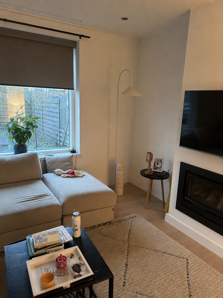 Fotorecensie van de Nulavo vloerlamp in een woonkamer