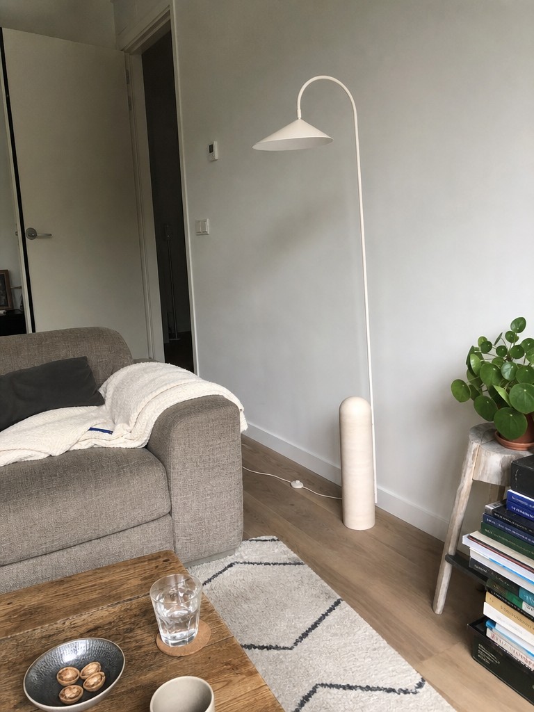 Fotorecensie van de Nulavo vloerlamp met lichte afwerking