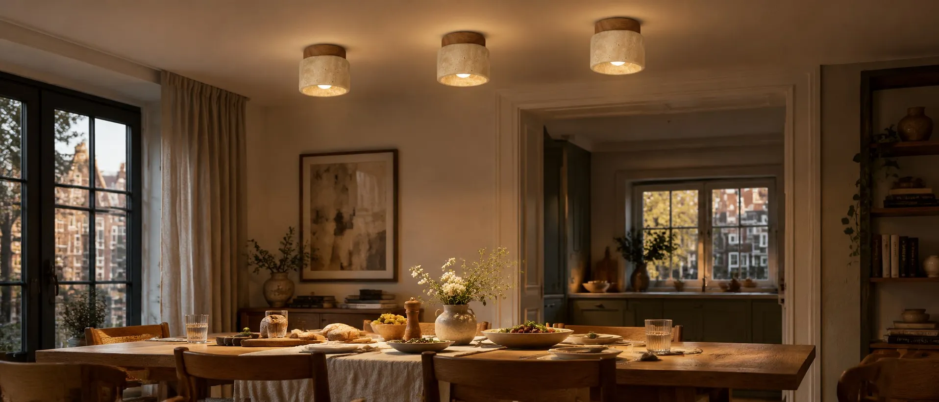 Japandi travertijn plafondlamp in een interieur