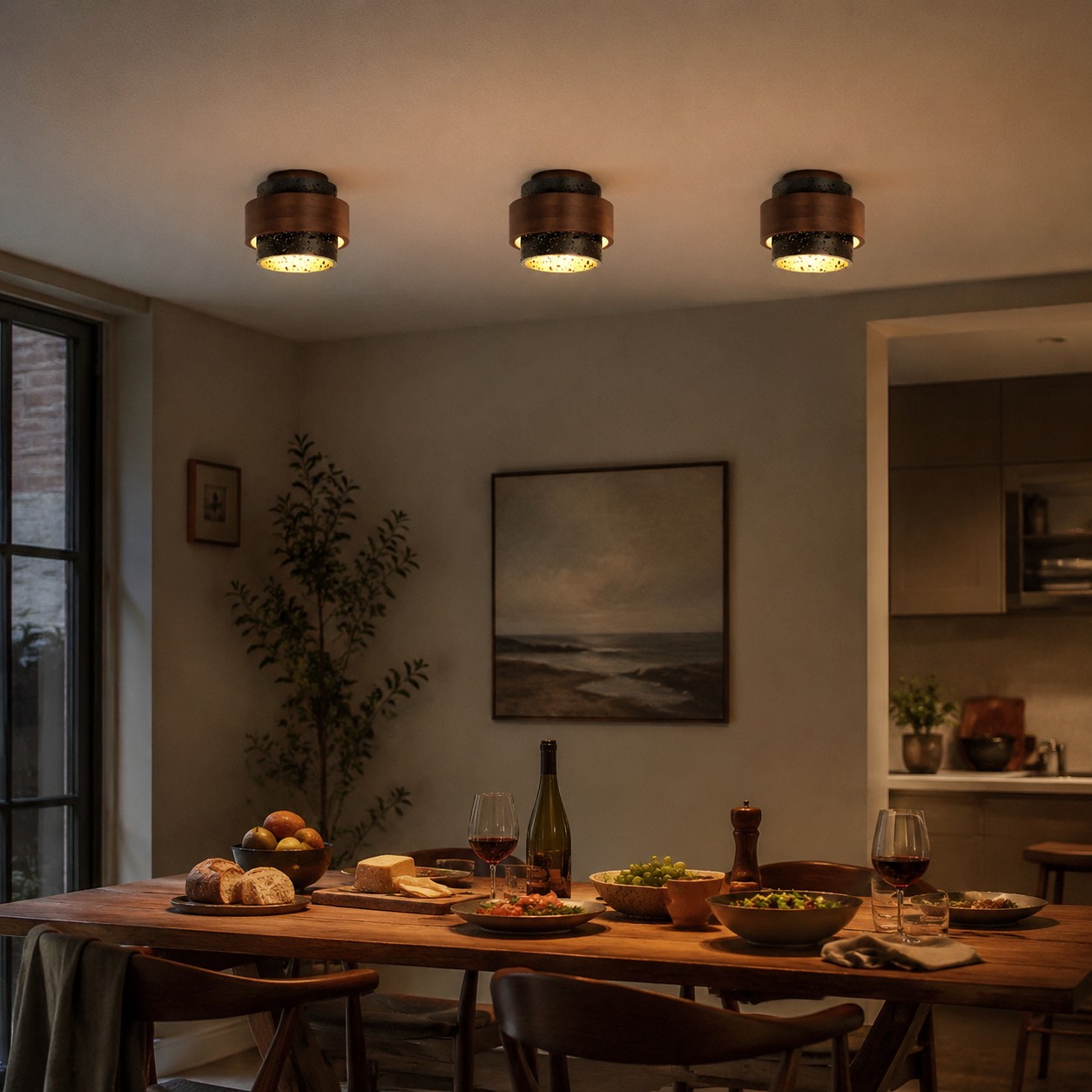 Travertijn plafondlampen in een donkere woonkamer